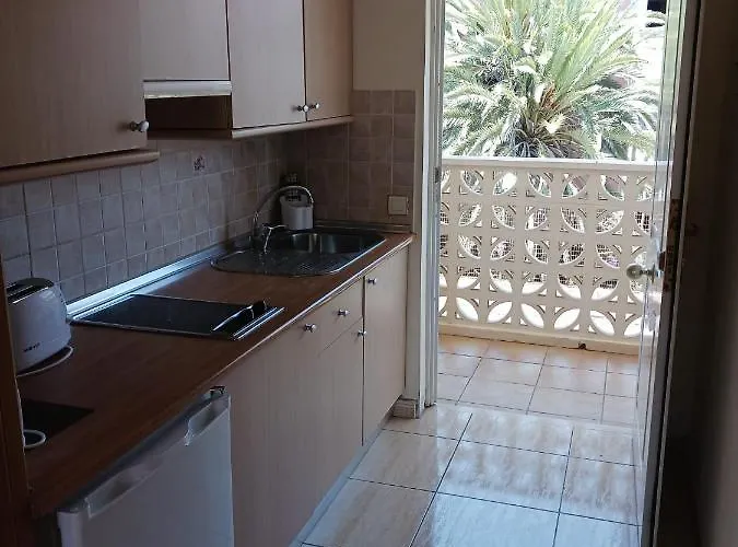 233 Angelo Y Lidia طوستا ديل سيلونثيو