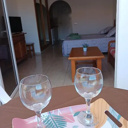 233 Angelo Y Lidia *